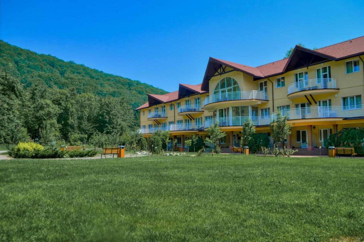 Belle Royalle Lisarnya Exterior photo